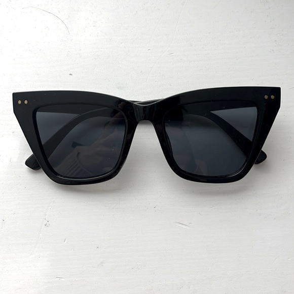 Accessories - Cat Eye Sunglasses